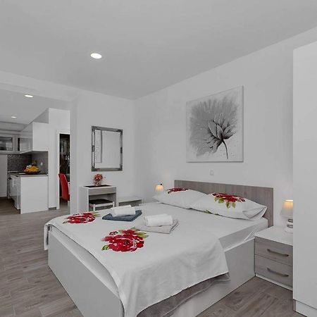 Apartman-Studio Meri Макарска Екстериор снимка